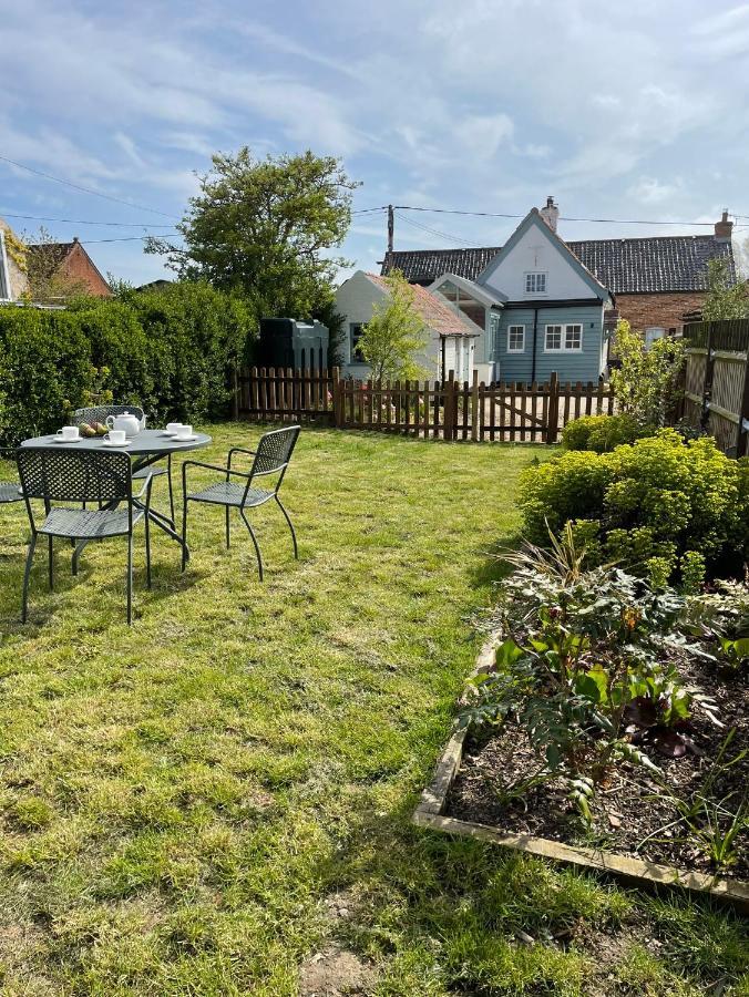 Beekeeper'S Cottage Fakenham Exterior photo