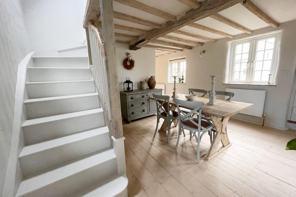 Beekeeper'S Cottage Fakenham Exterior photo
